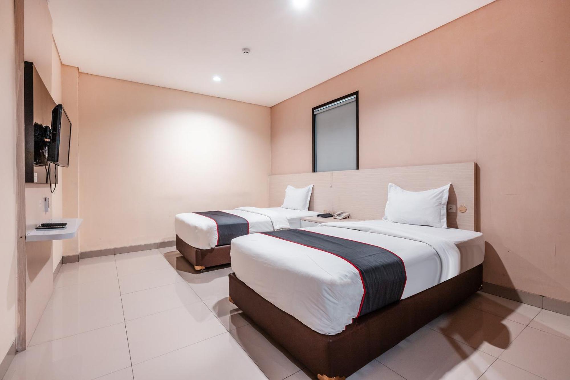 Collection O Hotel Igloo Bekasi Bagian luar foto