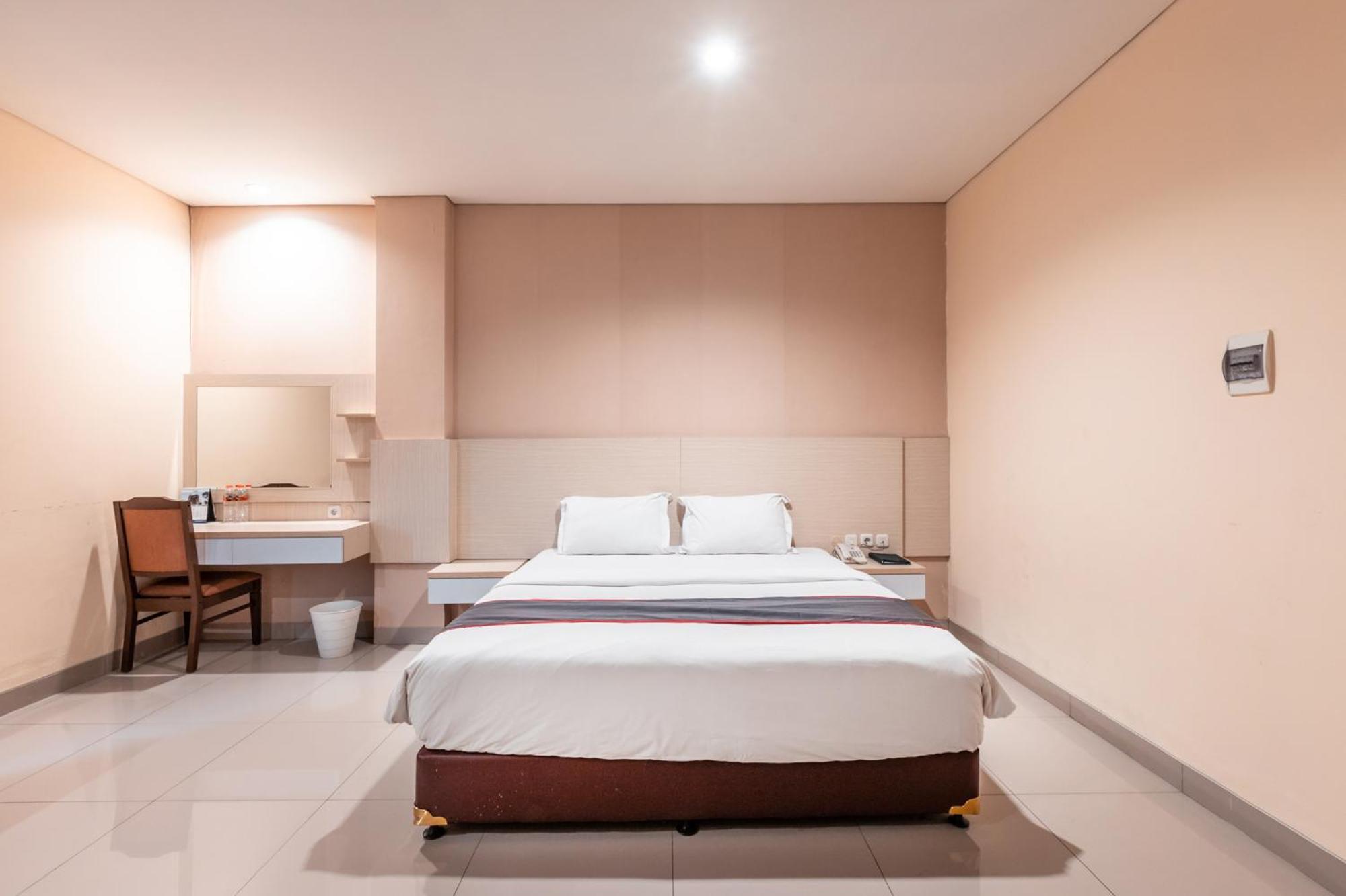 Collection O Hotel Igloo Bekasi Bagian luar foto