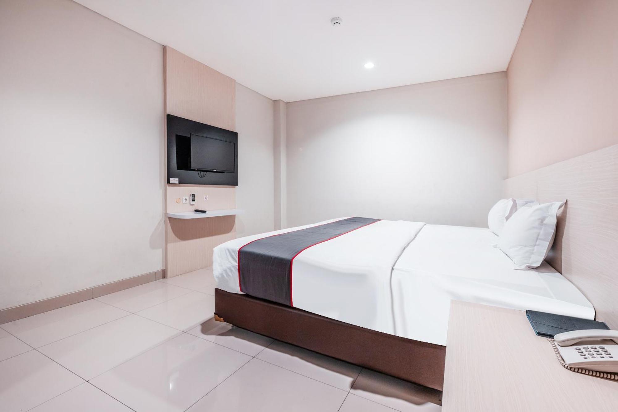 Collection O Hotel Igloo Bekasi Bagian luar foto