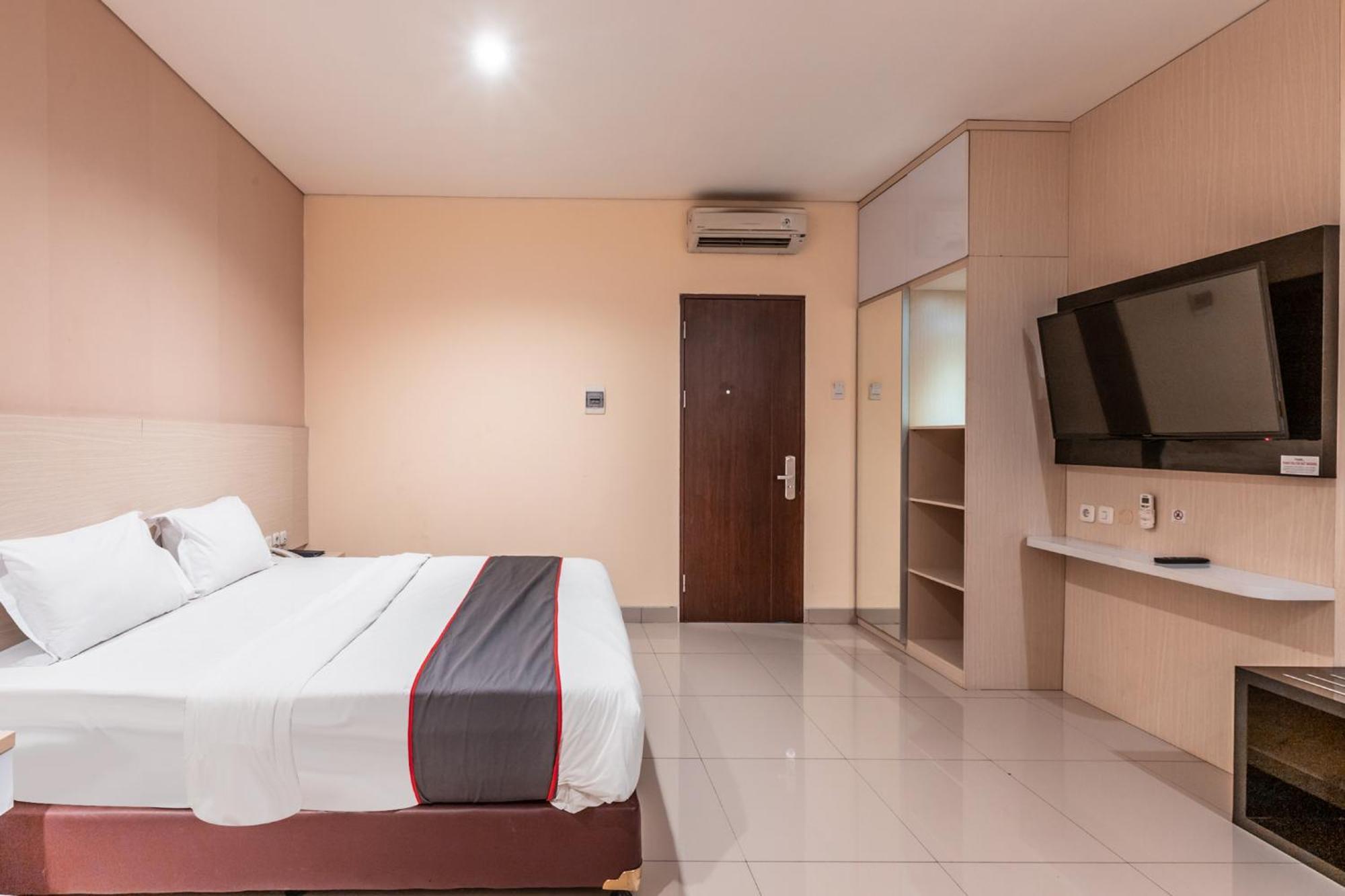 Collection O Hotel Igloo Bekasi Bagian luar foto
