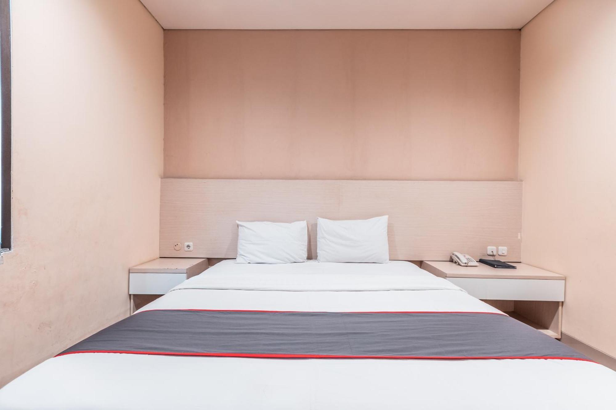Collection O Hotel Igloo Bekasi Bagian luar foto
