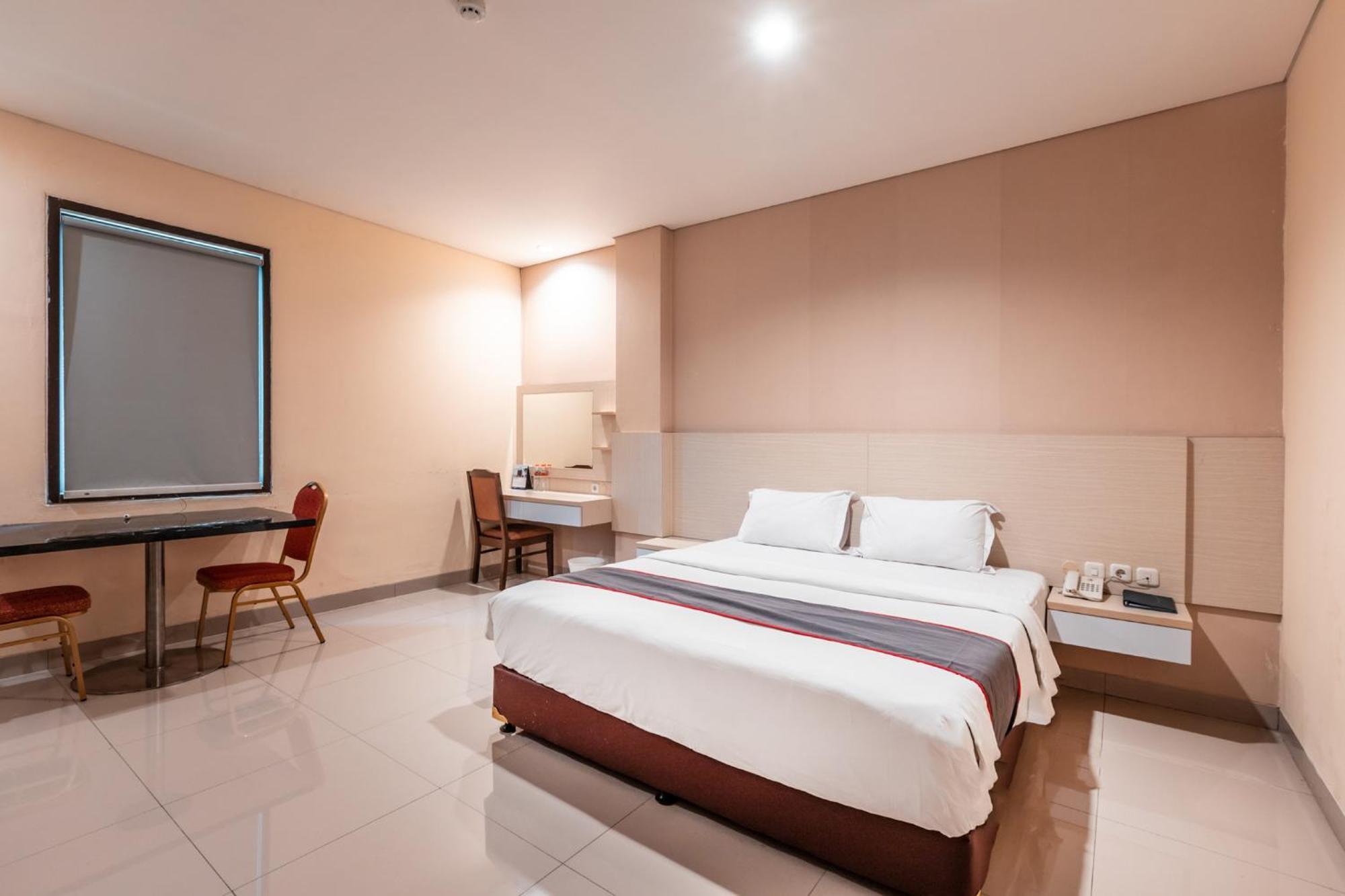 Collection O Hotel Igloo Bekasi Bagian luar foto