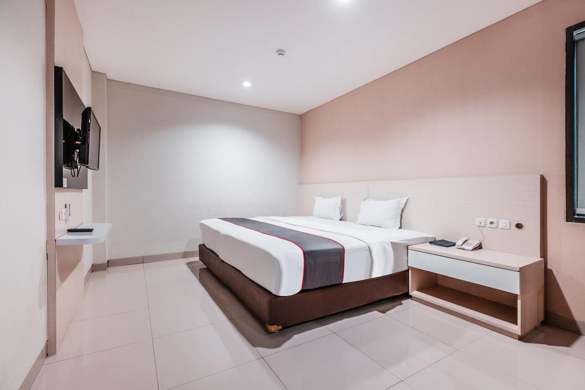 Collection O Hotel Igloo Bekasi Bagian luar foto