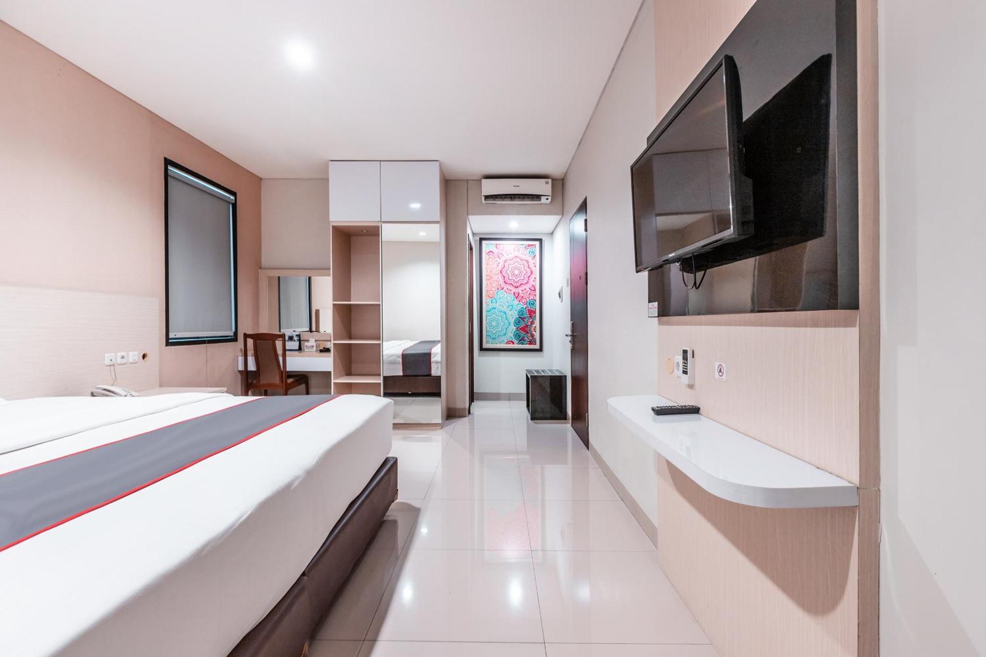 Collection O Hotel Igloo Bekasi Bagian luar foto
