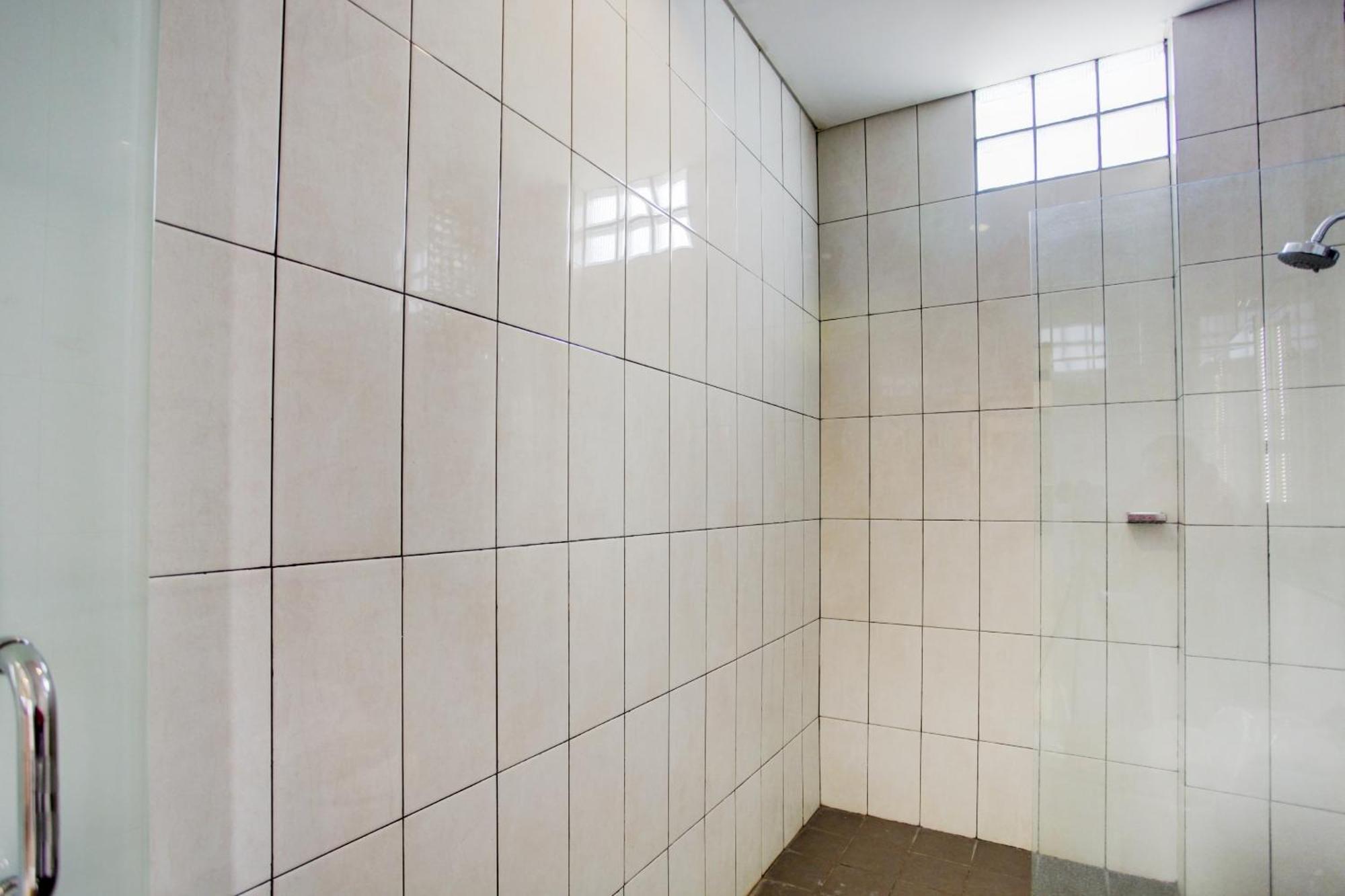 Collection O Hotel Igloo Bekasi Bagian luar foto