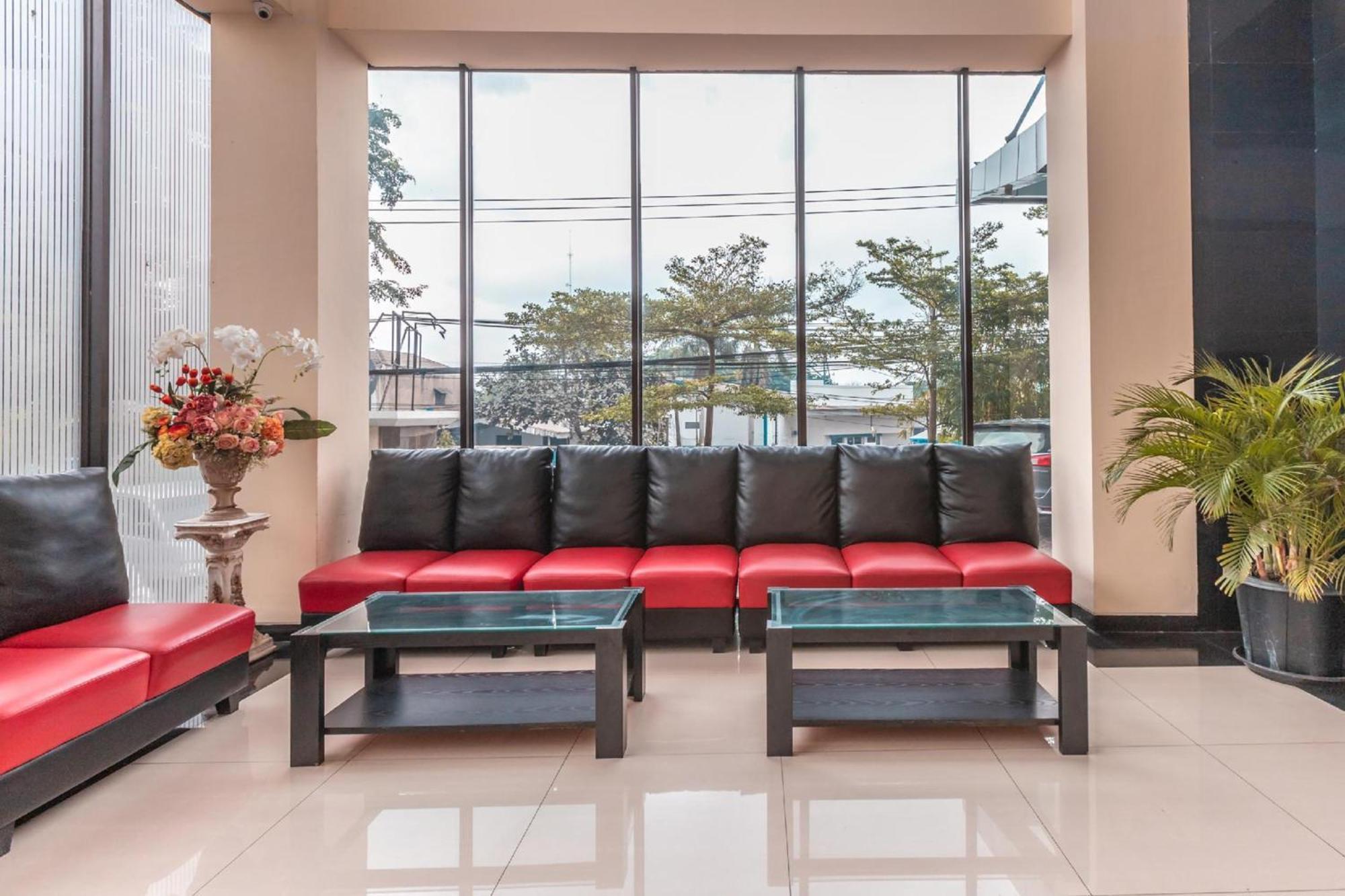 Collection O Hotel Igloo Bekasi Bagian luar foto