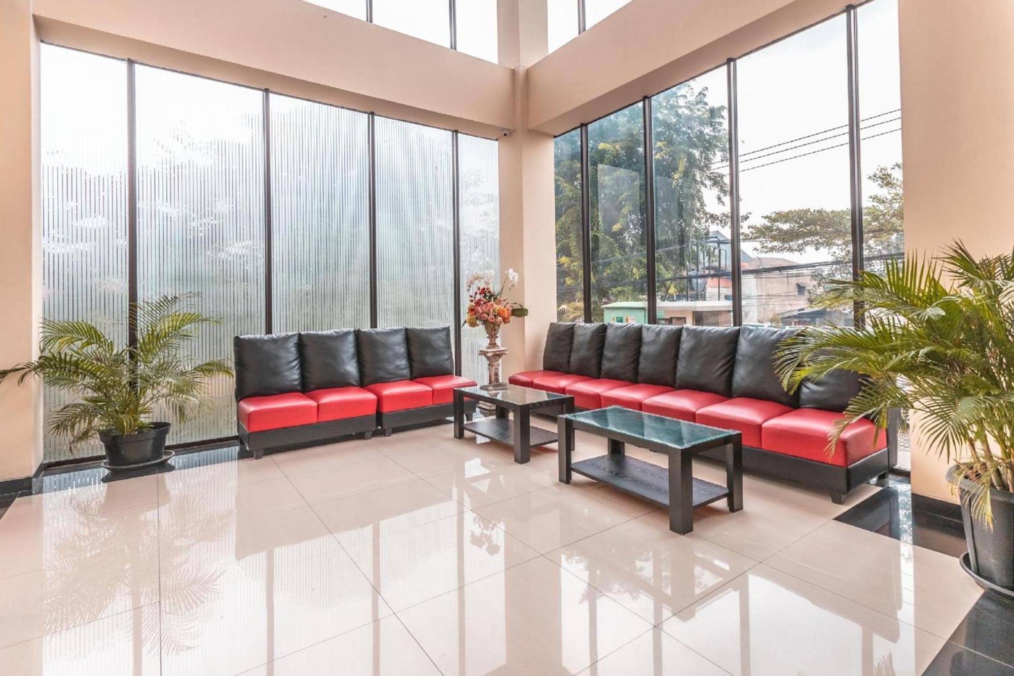 Collection O Hotel Igloo Bekasi Bagian luar foto